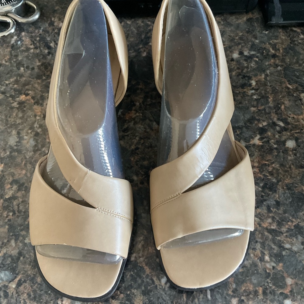 8 1/2 WW beige shoes.